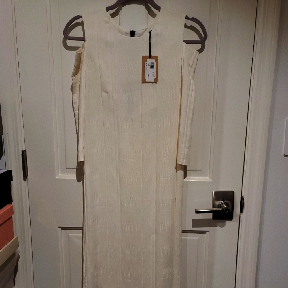 Dress - Picture 2 of 5